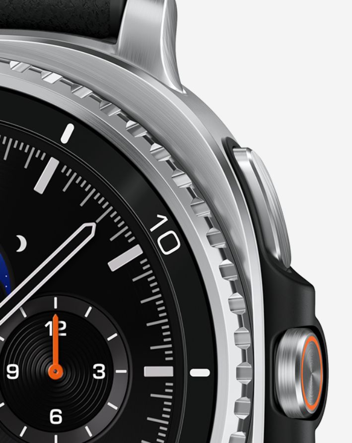 Samsung Galaxy Watch8 Classic - Culoare Black vedere perspectivă