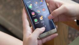 Cum recunoști aplicațiile periculoase din Google Play sau App Store