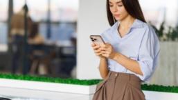 Principalele semne și simptome că telefonul tău este virusat