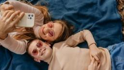 Trucuri pentru poze perfecte la evenimente cu telefonul mobil